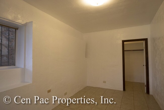 Building Photo - 99-1130-1130 Halawa Heights Rd