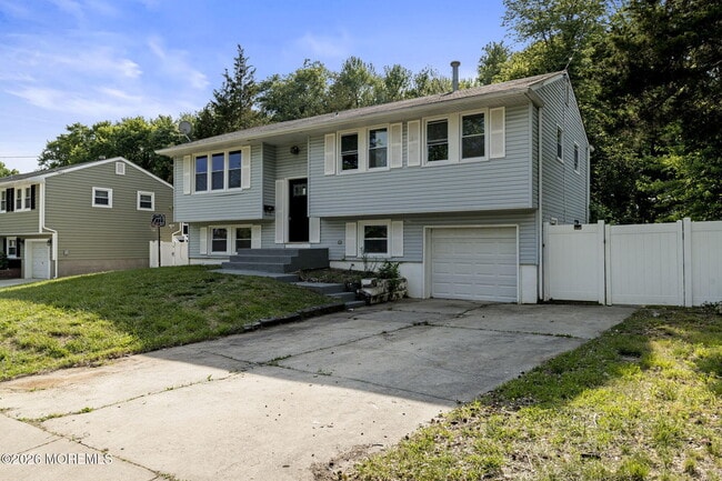 Building Photo - 901 Russo Dr