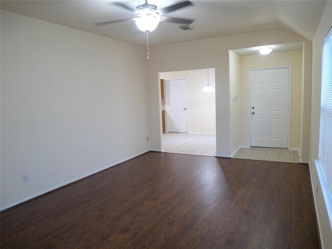 Building Photo - 4918 Canyon Blanco Dr