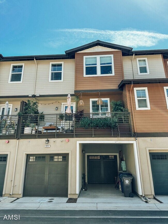 Building Photo - 4 br, 3.5 bath House - 2717 Delaney Ct