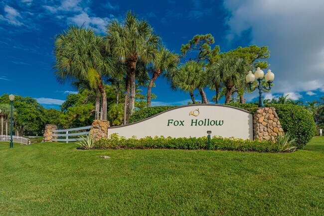 Foto del edificio - 7705 Forest Green Ln