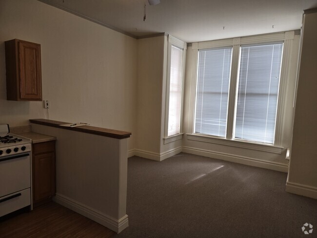 Building Photo - 308 Solano St