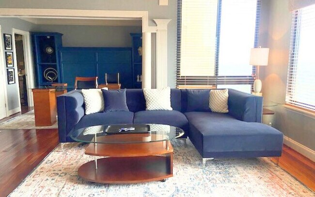 Foto del edificio - 3481 Lakeside Dr NE