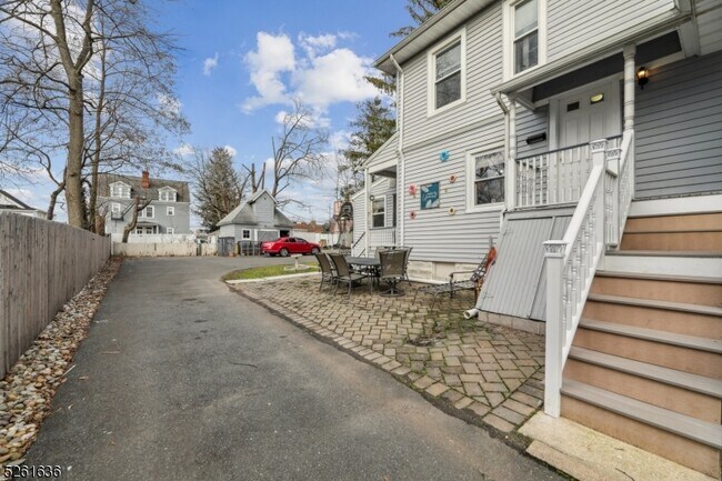 Foto del edificio - 18 Hillside Ave
