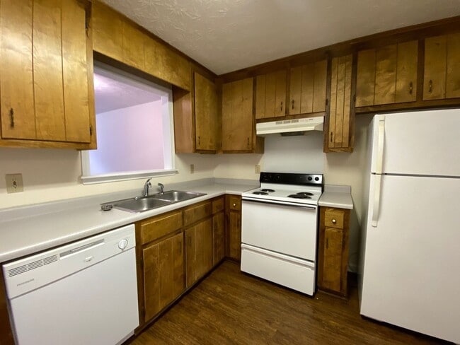 Photo - PRE LEASING AUGUST 2026! House