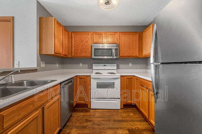 Foto del edificio - 333 S Tyler Rd