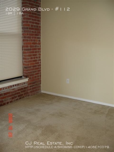 Foto del edificio - 2029 Grand Blvd