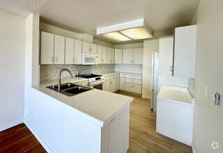 Building Photo - 6337 Caminito Andreta