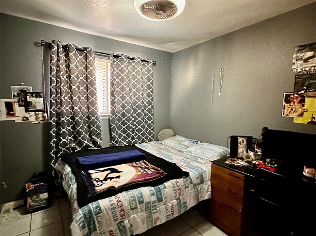 Foto del edificio - 7810 Kellwood Dr