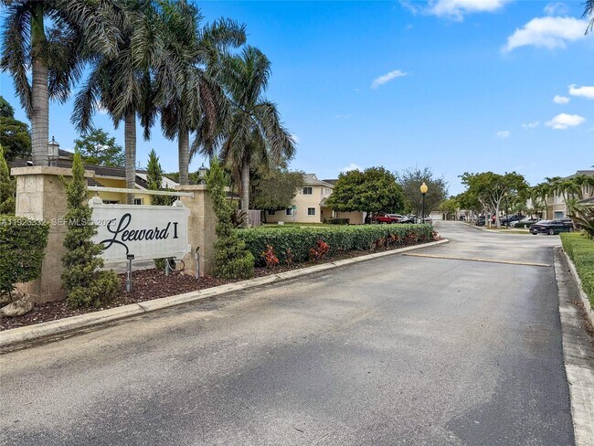 Foto del edificio - 396 NE 33rd Terrace