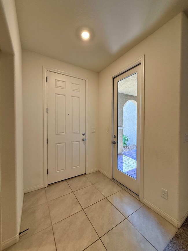 Building Photo - Beautiful Inspirada Townhome! 1/2 off first full month if leased by 5/15/26!