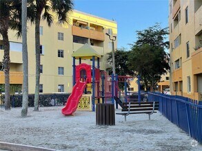 Building Photo - 14970 SW 82nd Ln