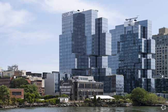 Building Photo - 416 Kent