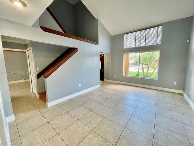 Foto del edificio - 10223 SW 156th Ave