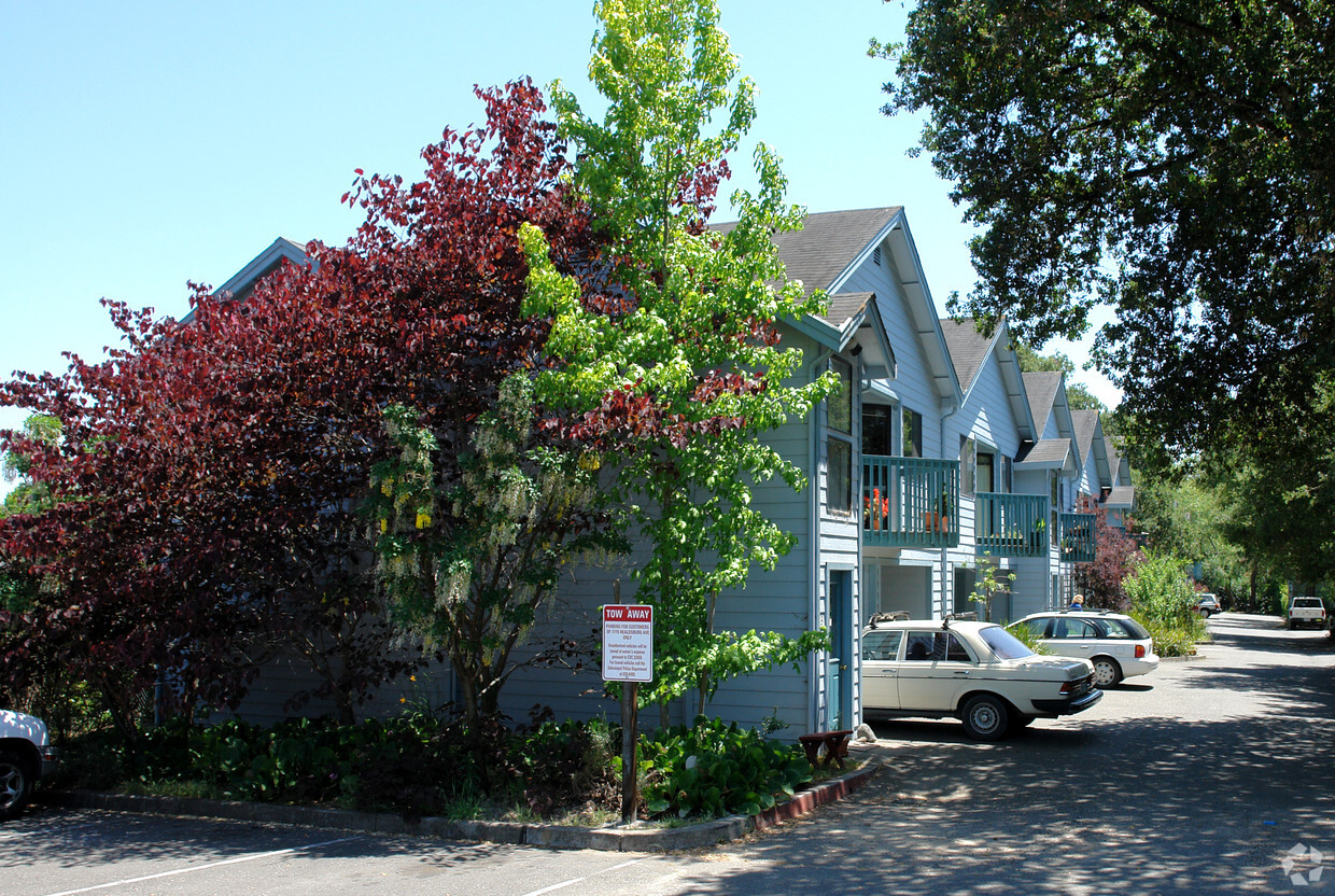 Foto del edificio - Burbank Heights Apartments