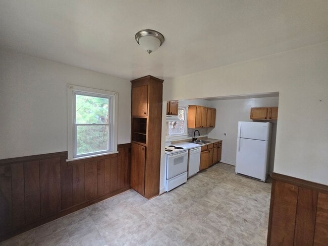 Building Photo - 3 bedroom home in Petersburg