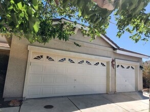Building Photo - 1703 Little Oak Ct