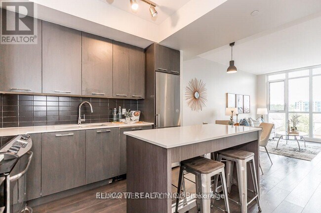Photo du bâtiment - 9471 Yonge St