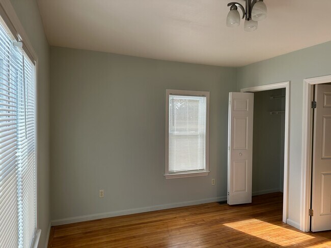 Building Photo - 15 Henderson Ave