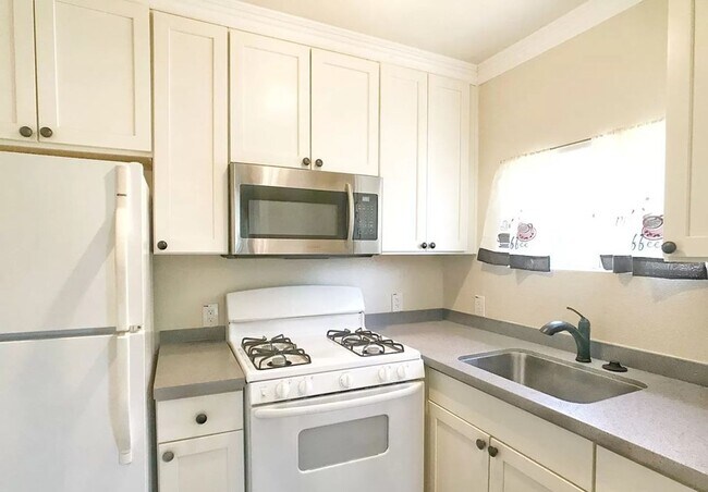 Foto del edificio - $2650 / 2 BR GREAT HAYWARD HOME AT A GREAT PRICE