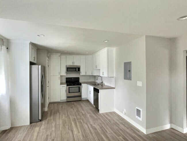 Building Photo - 1262 Carlsbad Pl