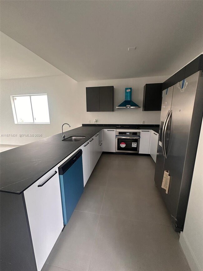 Foto del edificio - 532 NW 17th Ave