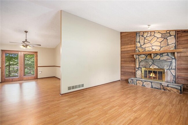 Building Photo - 443 St Patrick Dr SW