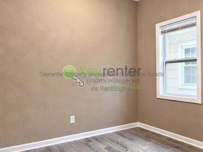 Photo - 4909 Killam Avenue House