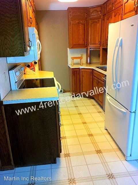Foto del edificio - 3 br, 1.5 bath House - 249 Marie Ave