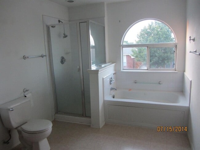 Building Photo - 12206 Ridgetop Cir