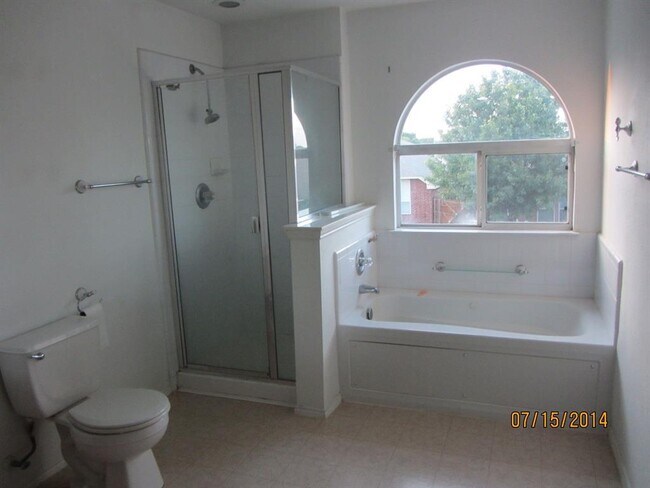 Foto del edificio - 12206 Ridgetop Cir