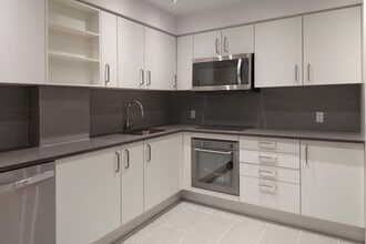 Building Photo - 3468 Rue Drummond