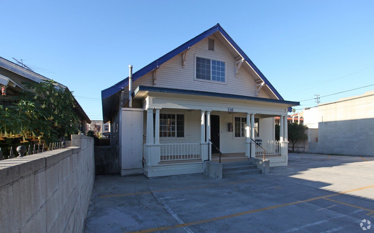 Building Photo - 116 E Avenue 45