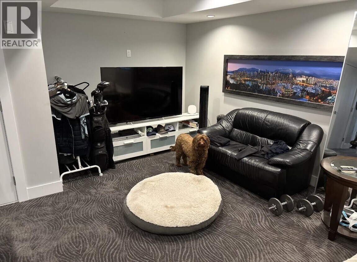 Photo du bâtiment - 1460 Avondale St