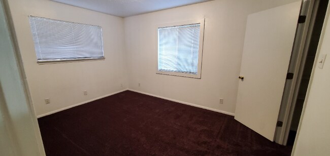 Foto del edificio - 13409 Fruit Ave NE