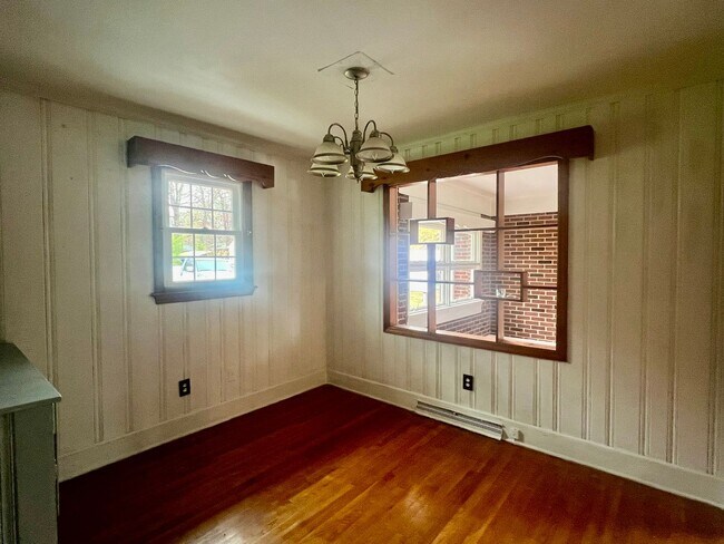 Foto del edificio - Three bedroom, 1.5 bath house in Mebane