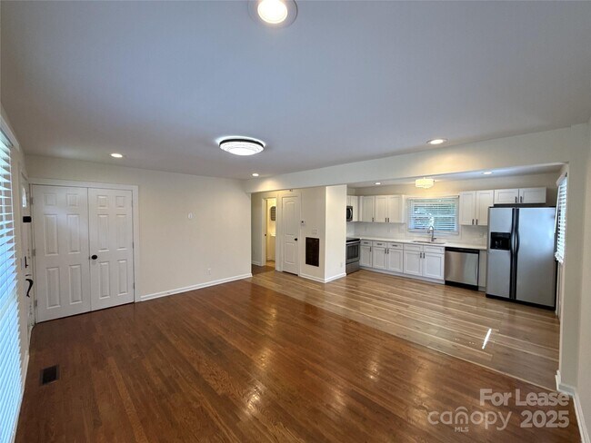 Foto del edificio - 200 Skyland Ave