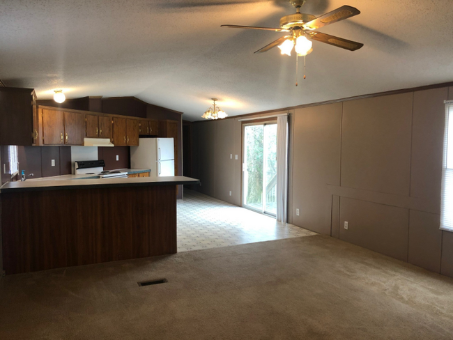 Building Photo - 207 Campus Dr