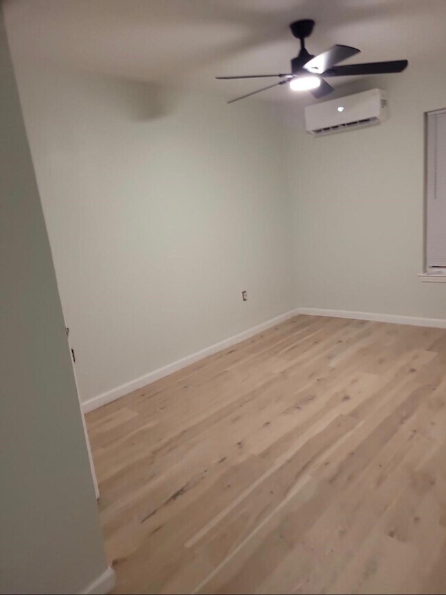 Foto del edificio - 401 Trichelle St