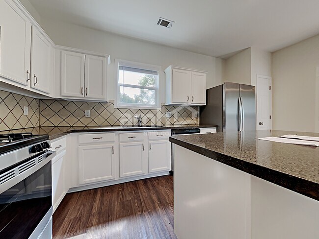 Foto del edificio - 4620 Stonehaven View