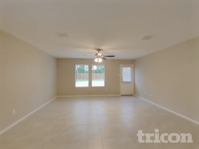 Foto del edificio - 1704 Clairborne Ct