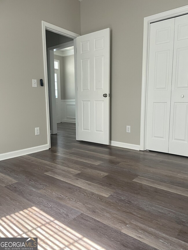 Building Photo - 140 Aven Ct