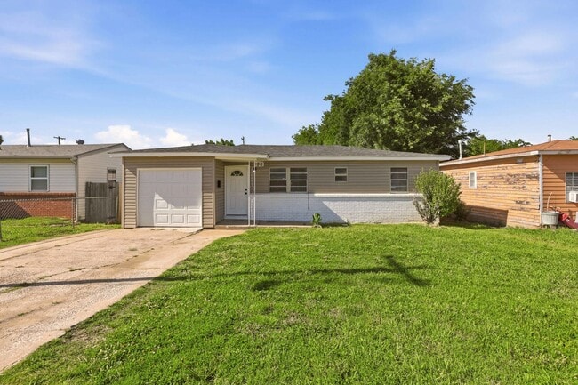 Photo - 321 SE 67th St House