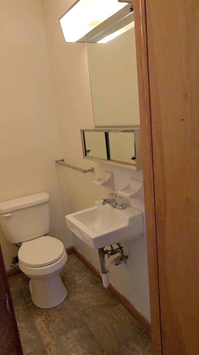 Building Photo - ST Mary's 319 Washington Campus