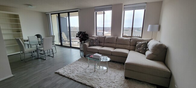 Foto del edificio - 6800 Fleetwood Rd