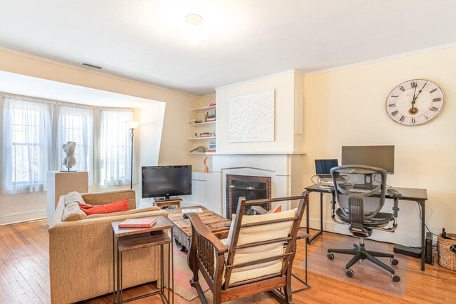 Building Photo - 325 K St