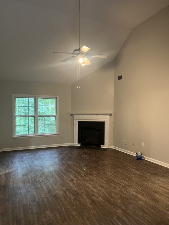 Building Photo - 1080 Sharon Pl