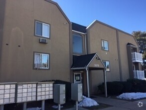 Building Photo - 5676 Meadow Ln