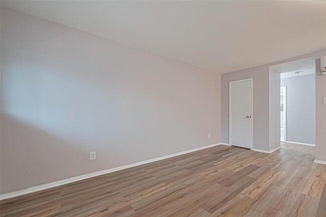 Building Photo - 1802 Fairview St