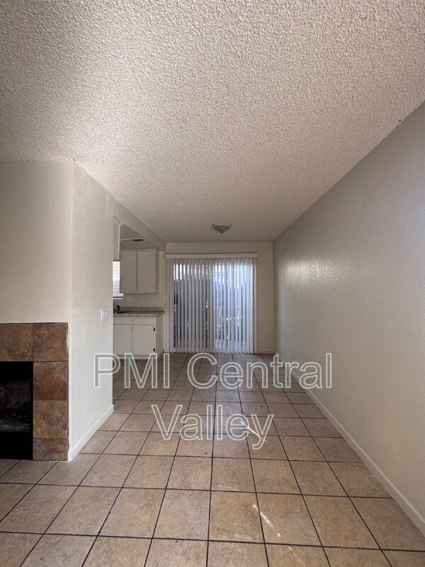 Foto del edificio - 7921 Montgomery Ave